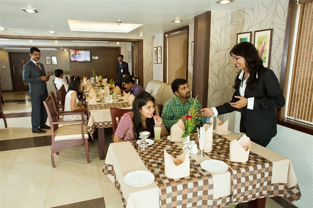 Hotel Pookodans International Kondotty ภายนอก รูปภาพ